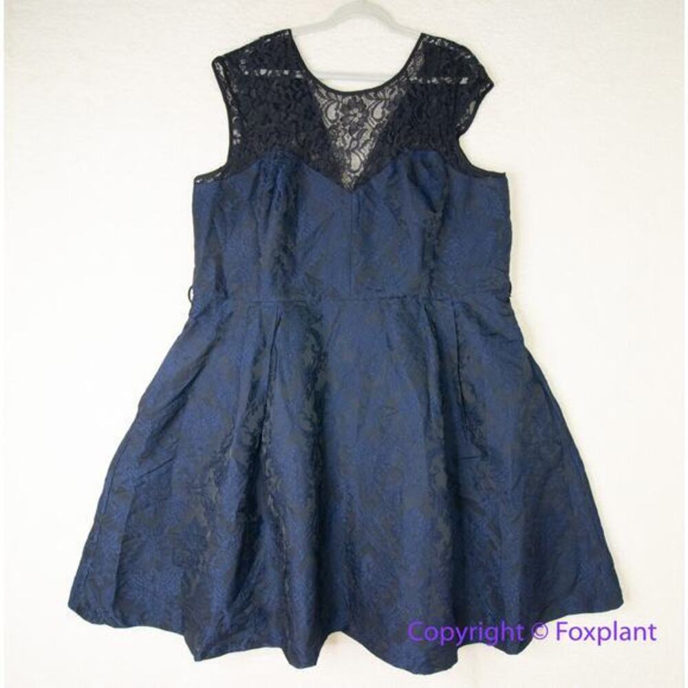 New! City Chic Ornate Dress in black lace and navy jacquard, plus size 24 - Picture 3 of 16